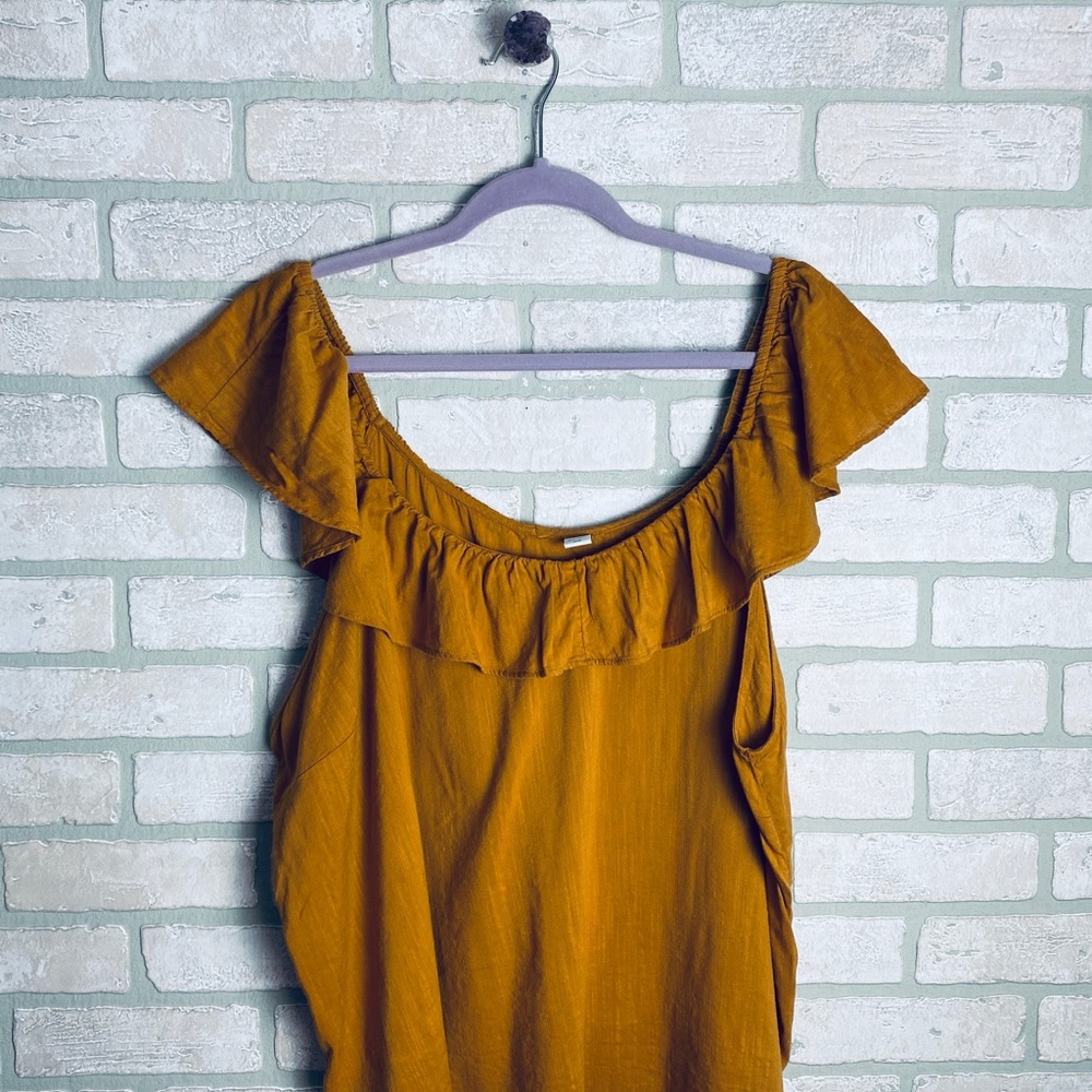 NWOT Old Navy Off The Shoulder Shirt